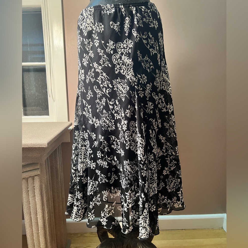 Y2K JKLA California Black and White Sheer Layer Floral Maxi Skirt Size Large